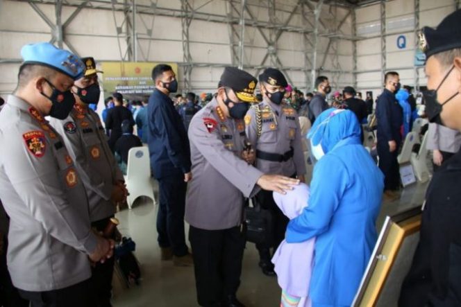 
					Sebagai Bentuk Kehormatan, Kapolri Tawarkan Anak Prajurit Awak Nanggala 402 Jadi Polisi