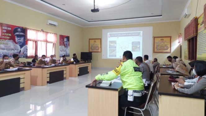 
					Jelang Ops Ketupat Krakatau 2021, Polres Tanggamus Gelar Rapat Koordinasi Lintas Sektoral