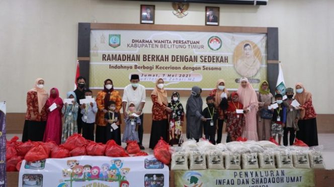 
					70 Anak Yatim di Beltim Terima Santunan dan Bingkisan