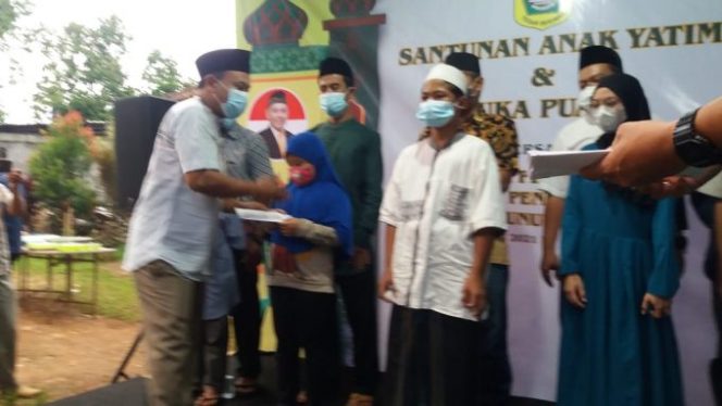 
					Kades Pengasinan Nurholis, Santuni 253 Anak Yatim dan Bukber Bersama Perangkat Desa