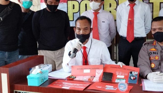 
					Polres Tanggamus Tetapkan 8 Tersangka Narkotika di Kerumunan Orgen Tunggal Semaka