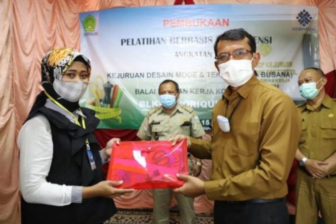 
					Wabup Helmi Budiman Resmikan Gedung BLKK Thariqul Huda Leles Kabupaten Garut
