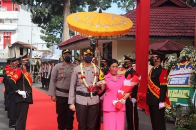 
					Upacara Welcome dan Farewell Parade Kapolres Garut Berlangsung Khidmat