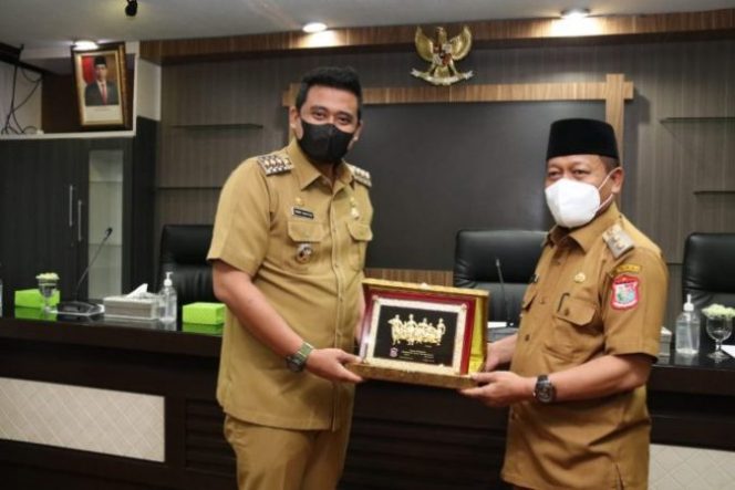 
					Plt Wali Kota Tanjung dan Wali Kota Medan Saling Bertukar Iformasi Untuk Membangun Wilayahnya Masing-Masing