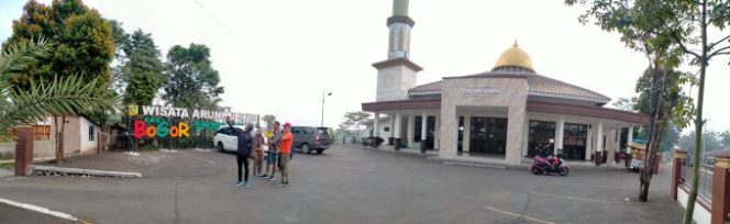 
					Ibadah Sekaligus Berwisata? Kok Bisa.! Disini Tempatnya