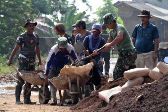 
					Program TMMD Ke 111 Kodim 0608/Cianjur Korem 061/SK Prioritas Pembangunan Infrastruktur