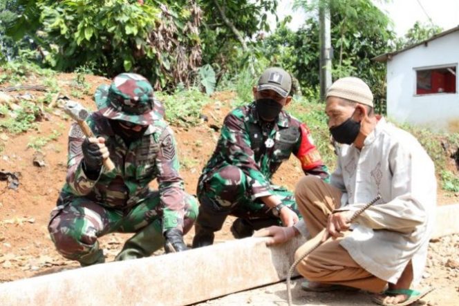 
					Dandim 0608/Cianjur Terjun Langsung ke Lokasi Kegiatan TMMD ke 111 Desa Ciandam