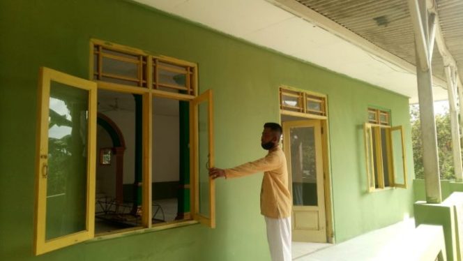 
					Renovasi Masjid di Kampung Sinarlayung Yang Dilakukan Oleh Kodim 0608/Cianjur Sudah Capai 90 Persen