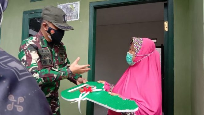 
					Penutupan TMMD ke 111 Kodim 0608/Cianjur Ditandai Penyerahan Kunci Rumah
