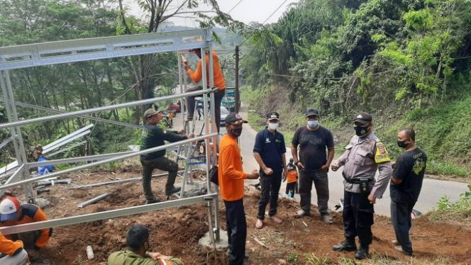 
					Sering Terjadi Pembegalan Dijalur Grendong, Pemdes Putat Nutug Bangun Pos Kamdes