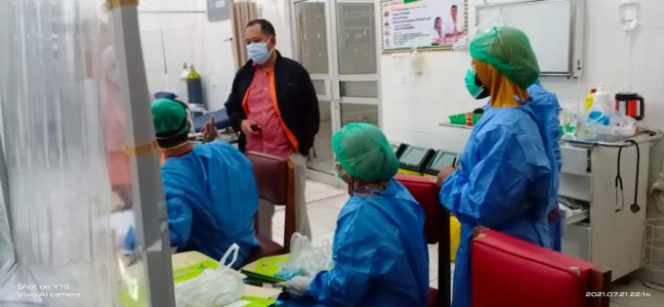 
					Wakil Bupati Tanggamus Pantau Warga Yang Isoman di RSUD Batin Mangunang