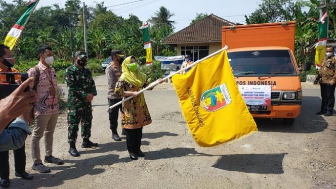 
					Bupati Tanggamus Bersama Forkopimda Kabupaten Tanggamus Launching Penyerahan Bantuan Beras PPKM Tahun 2021