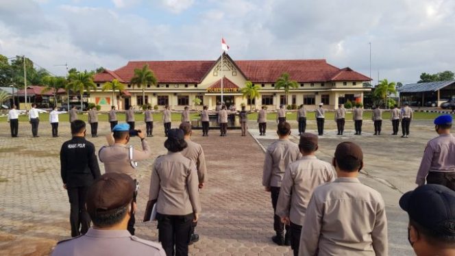 
					Personil Polres Beltim di Himabau Untuk Sosialisasikan dan Tindak Pelaku Pelanggar Prokes