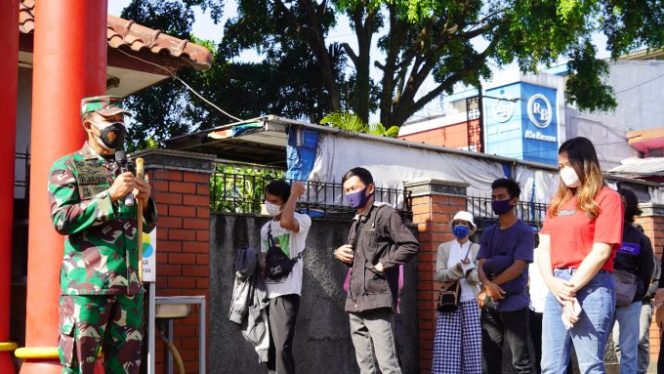 
					Danrem 061/Sk Pantau Serbuan Vaksinasi Vihara Dhanagun Kota Bogor