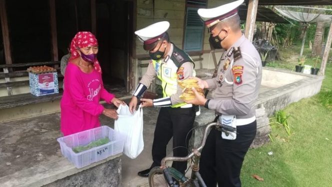
					Satlantas Polres Beltim Bagikan Sembako Pada Warga Yang Terdampak Covid-19