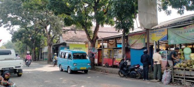 
					Pedangang di Rancabungur Ngeluh, Omsetnya Menurun Gegara PPKM Darurat
