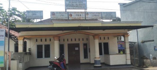 
					Staff Desa Positif, Kantor Pelayanan Desa Putat Nutug di Tutup Sementara