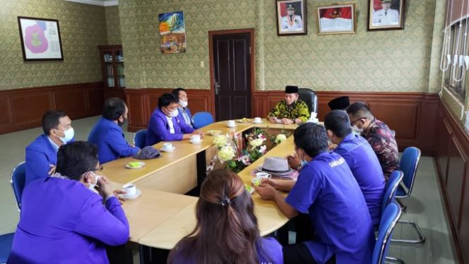 
					Plt Wali Kota H.Waris Thalib Berharap Pengurus BKUK Terpilih Harus Mampu Melahirkan Program Yang Luar Biasa