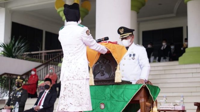 
					HUT Ke 76 RI di Kota Tanjungbalai, Plt Wali Kota H.Waris Thalib Bertindak Sebagai Inspektur Upacara