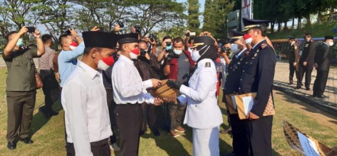 
					Dihari Perayaan HUT RI Ke-76, 159 Narapidana Rutan Kelas IIB Kotaagung Terima Pengurangan Masa Pidana