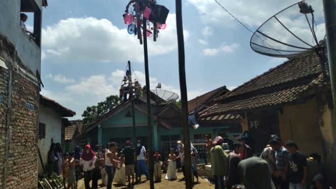 
					Semarak Peringati HUT RI Ke 76, Warga Antusias Ikuti Perlombaan Tradisional