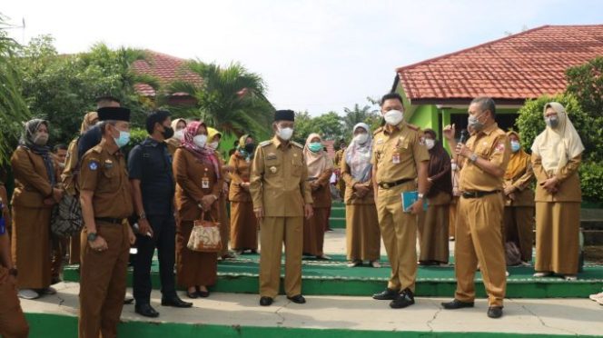 
					Bupati Lampung Utara Tinjau Langsung Hari Pertama PTM Tahun Ajaran 2021-2022 Di SMPN 7 Kotabumi