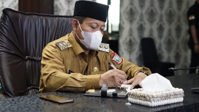 
					Plt Wali Kota Ikuti Rakor Virtual Bersama Gubsu Terkait Pelaksanaan PTM Masa Pandemi Covid-19 Di Sumut