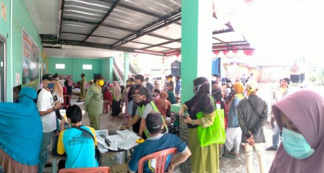 Pemdes Cimanggu Dua Salurkan Program Bantuan BST dan PKH Tahun 2021