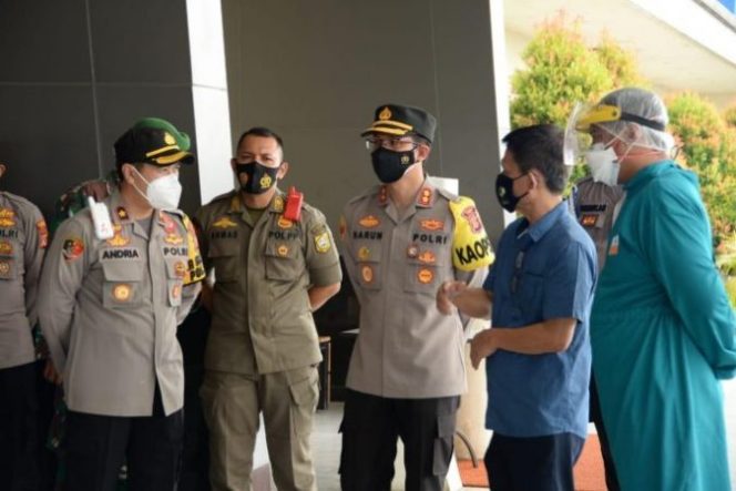 
					Kapolres Bogor Kunjungi Gerai Vaksin Presisi Mall Metropolitan Cileungsi