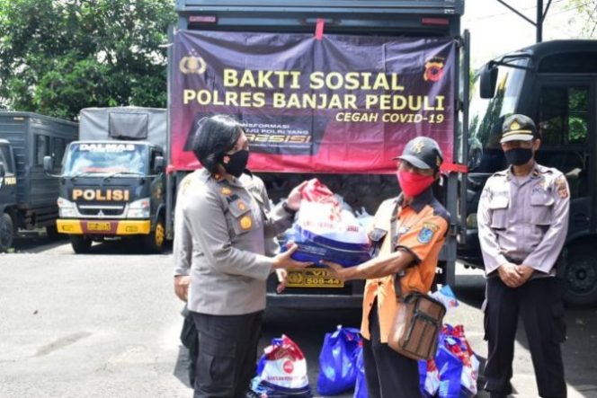 
					Polres Banjar Salurkan Bansos Kepada Penyandang Disabilitas dan Warga yang Terdampak Covid-19