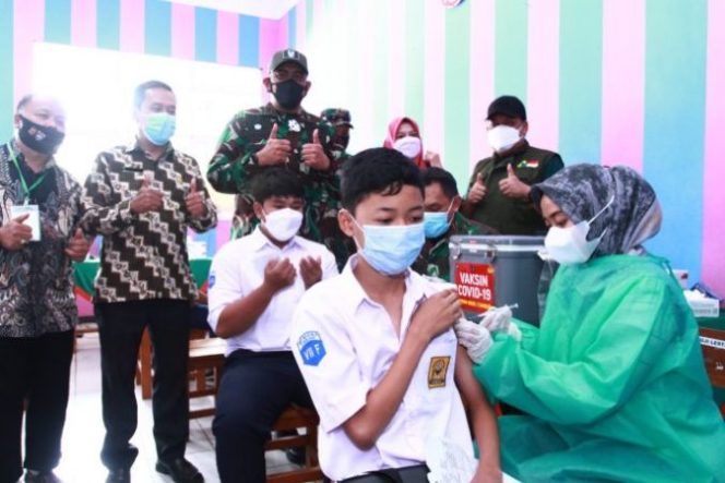 
					Kembali, Kodim 0608/Cianjur Gelar Serbuan Vaksinasi Bagi Pelajar di SMP 4
