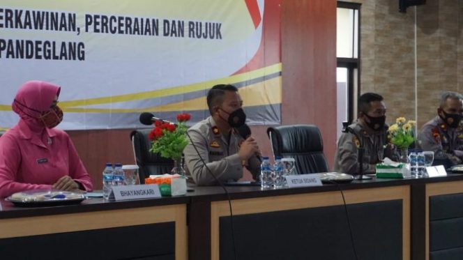 
					Ingin Menikah, 8 Anggota Polres Pandeglang Di Tes Ngaji