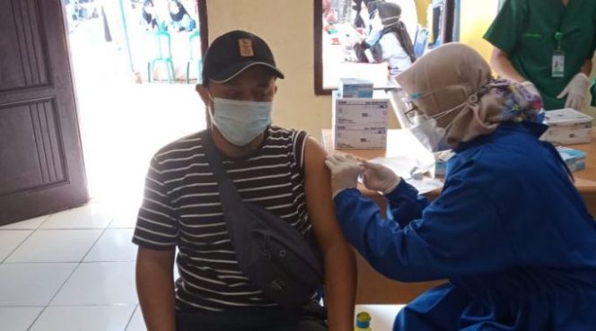 
					Pemerintah Desa Telajung Gelar Vaksinasi Selama Satu Bulan di Aulia Kantor Desa