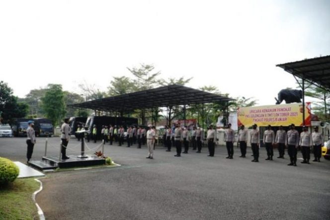 
					Kapolres Banjar Pimpin Upacara Kenaikan Pangkat ASN Polres Banjar Golongan II