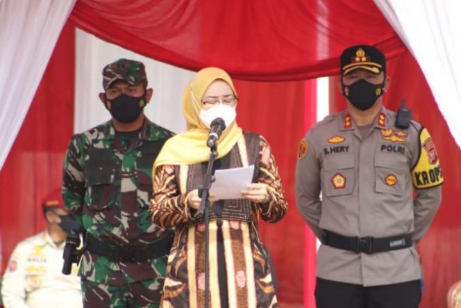 
					Sukseskan Pilkades, Polres Purwakarta Gelar Apel Pasukan Pengamanan Pilkades Serentak 2021