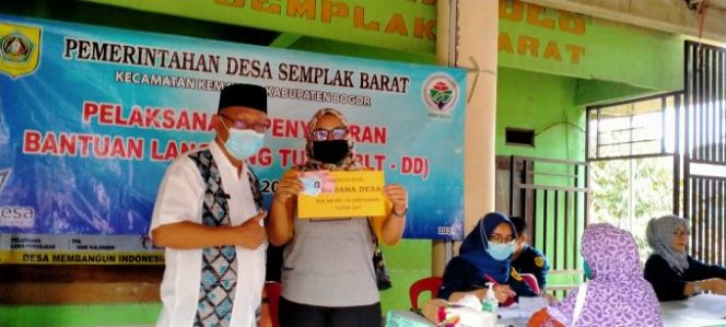 
					Pemdes Semplak Barat Salurkan Program BLT-DD Tahap X Tahun 2021 Pada 144 KPM