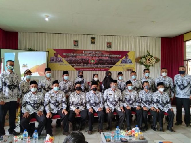 
					Peringati HGN dan HUT PGRI ke 76 Tahun 2021, PGRI Kec. Kalibunder Gelar Berbagai Kegiatan