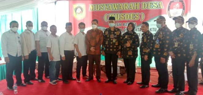 
					Pemdes dan Panitia Sukses Melaksanakan Pilkades desa Mekarsari