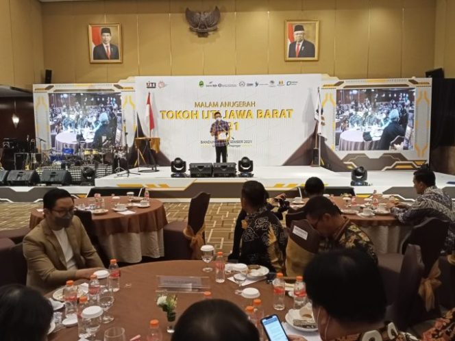 
					Kapolresta Cirebon Raih Penghargaan Malam Anugerah Tokoh IJTI Jawa Barat