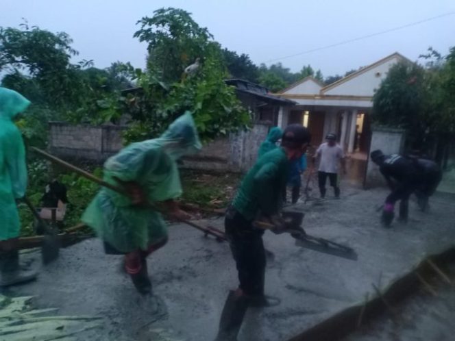 
					Pemdes Cileungsi Kidul Realisasikan Program Samaisade Tahap I