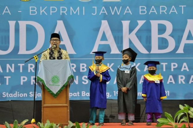 
					1.500 Santri Diwisuda, Ridwan Kamil Sebut Wujud Pembangunan Spiritual