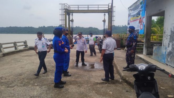 
					Personel SatPolairud Melaksanakan Pendataan Terkait Sarana Dan Prasaranan Dermaga Di Wilayah Kabupaten Pangandaran