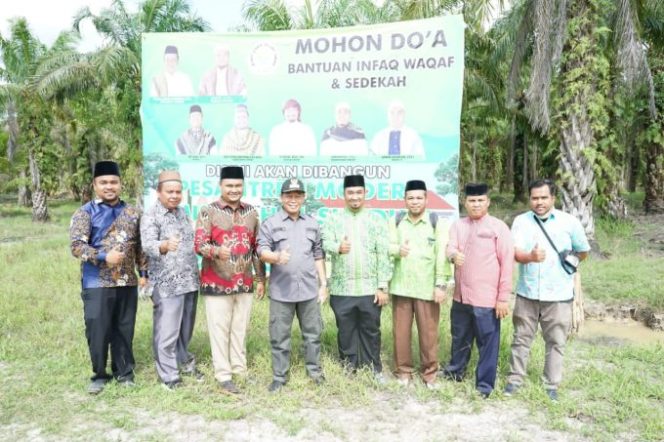 
					Plt Wali Kota Tanjungbalai Tinjau Rencana Pembangunan Pesantren Moderen Misbah El Shuduri Kelurahan Pahang