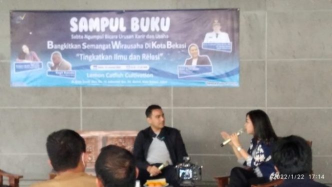 
					*Sampul Buku “Sabtu Ngumpul Bicara Urusan Karir dan Usaha”*