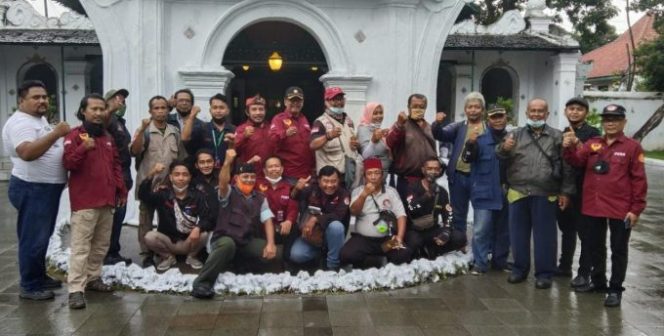 
					Ratu Alexandra Wuryaningrat Sambut Baik Kunjungan Silahturahmi Pengurus Besar PWC-R Beserta Jajaran Ke Keraton Kasepuhan Cirebon