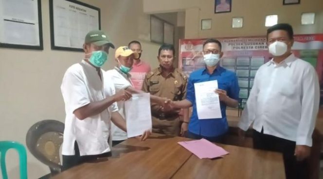 
					Dua Warga Karangmangu Sampaikan Permohonan Maaf Kepada Seluruh Wartawan