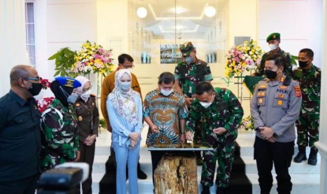 
					Bupati Rudy Gunawan Resmikan Kantor Kodim 0611 Garut