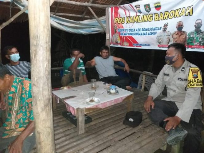 
					Patroli Pos Kamling Barokah Polsek Bandar Pulau Sampaikan Himbauan Prokes