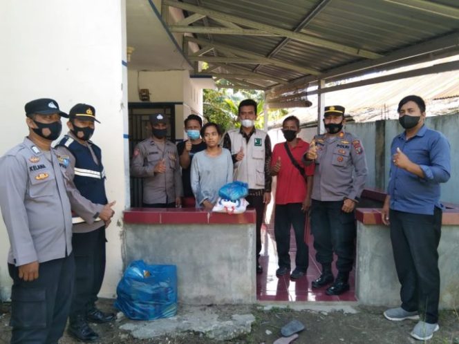 
					Warga Nya Terkena Musibah Puting Beliung, Kapolsek Indrapura Bergerak Cepat Kirim Bantuan