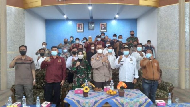 
					Pelantikan dan Pengambilan Sumpah Perangkat Desa Baru Desa Cimurah